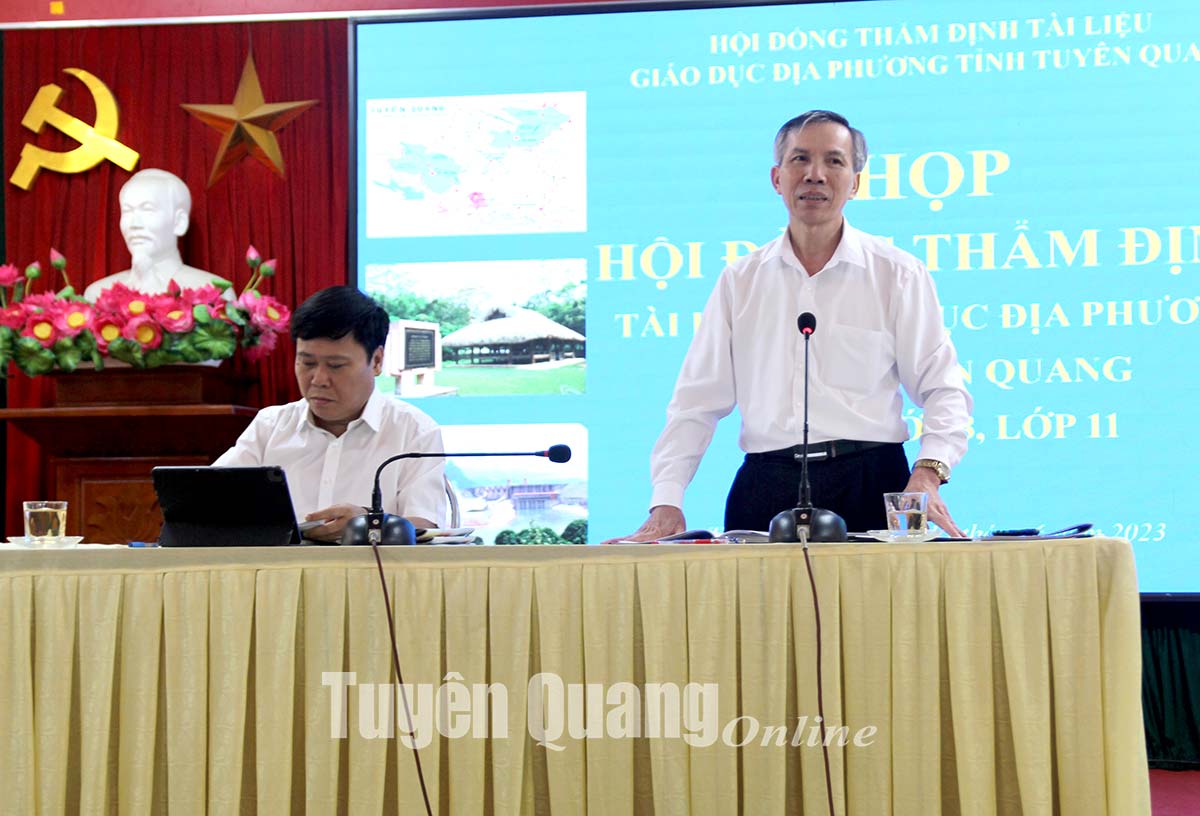 Thẩm định tài liệu giáo dục địa phương tỉnh Tuyên Quang lớp 4, lớp 8 và lớp 11